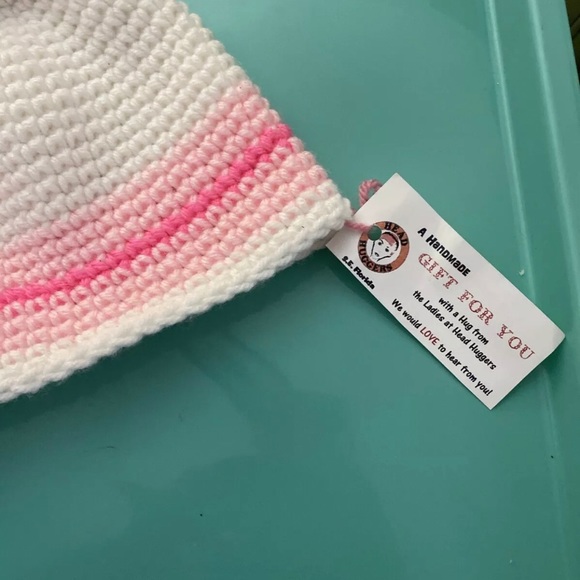 HandKnitted Beanie Cap Hat NEW - Picture 4 of 4